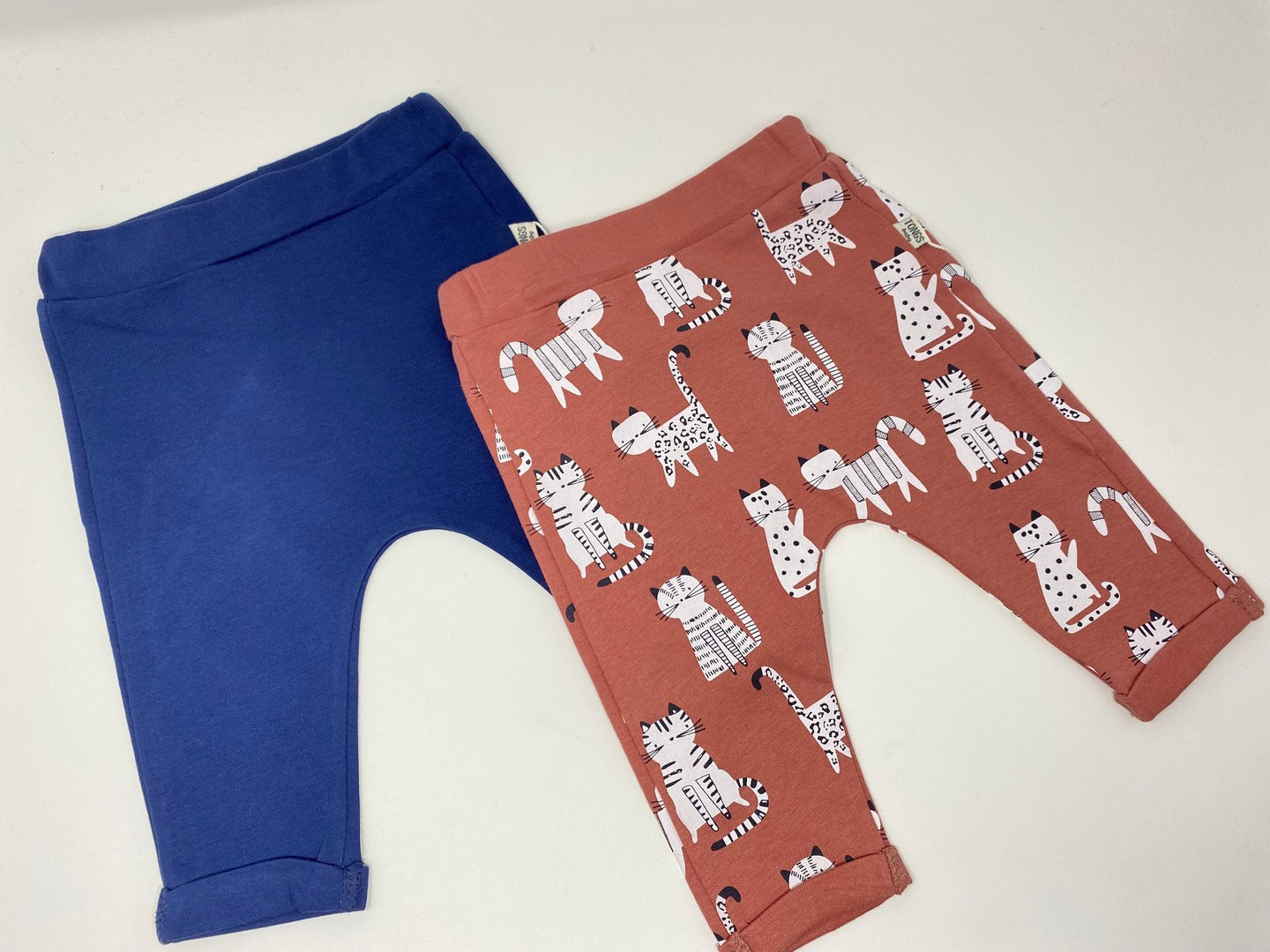 Baby Sweat Hose Wohlfühlhose Mädchen Katzen 2 er Pack Dunkelblau / Terracotta